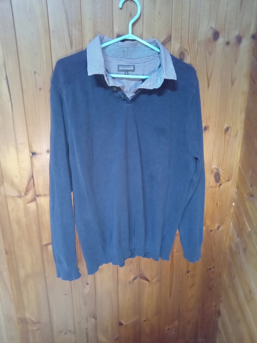 Denver Hayes Navy V-Neck Pullover with Contrast Collar